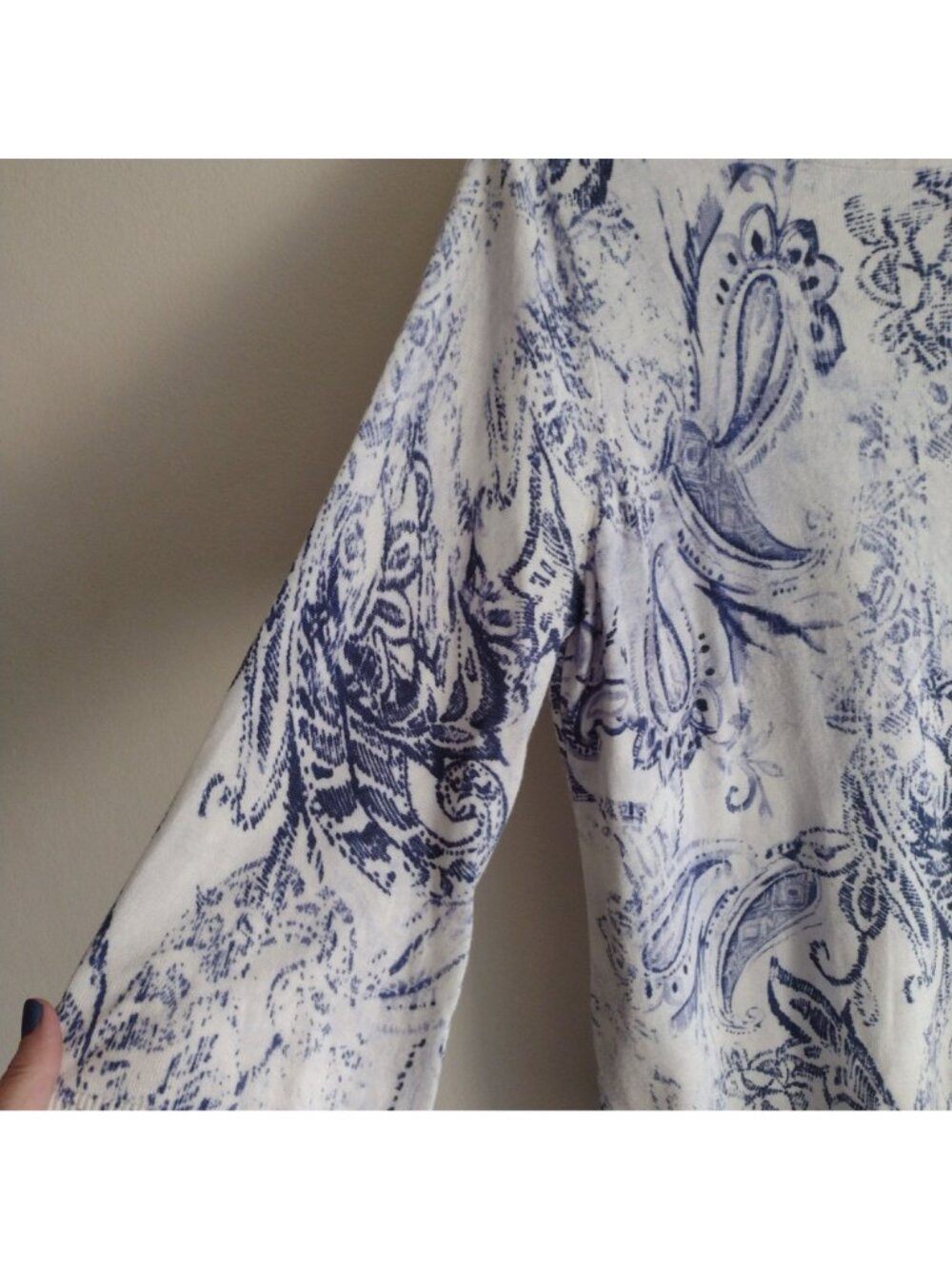 Chico's Paisley Print Sweater L Blue White Relaxed Fit Cotton Blend Lace Trim - Picture 3 of 9